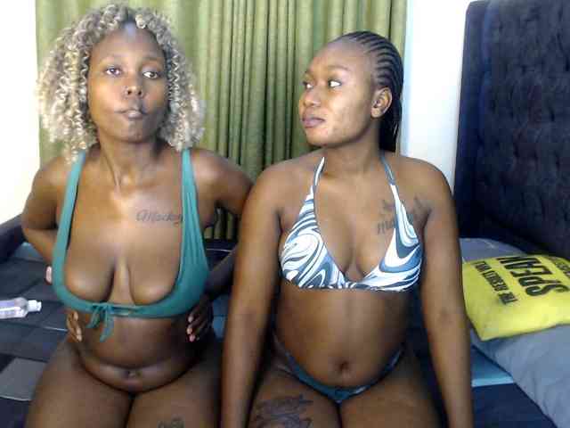 Roxanne- Live Webcam on BongaCams