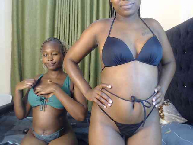 Roxanne- Sex Cam Show