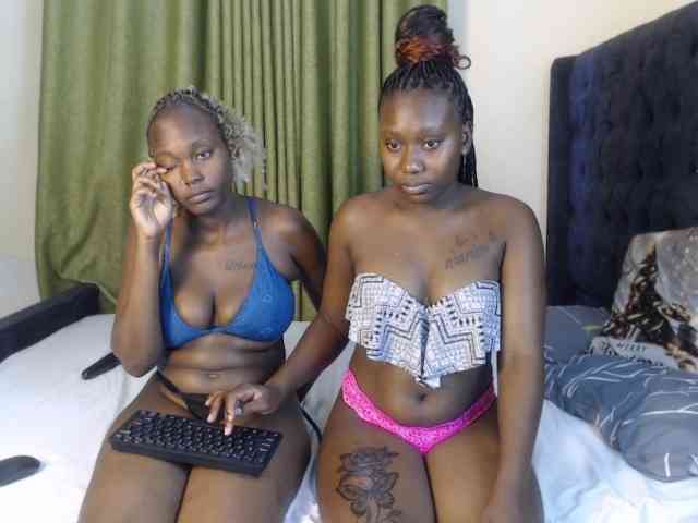 Roxanne- Sex Cam Show