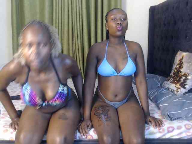 Roxanne- Sex Cam Show
