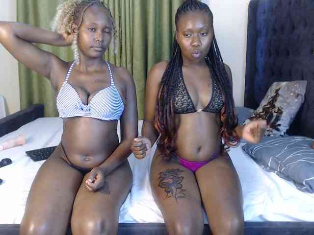 Roxanne- Sex Cam Show