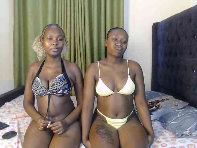Roxanne- Sex Cam Show