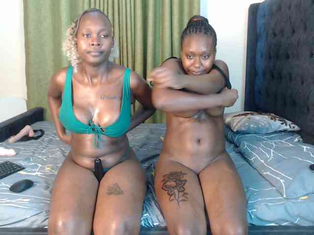 Roxanne- Sex Cam Show