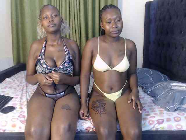 Roxanne- Sex Cam Show
