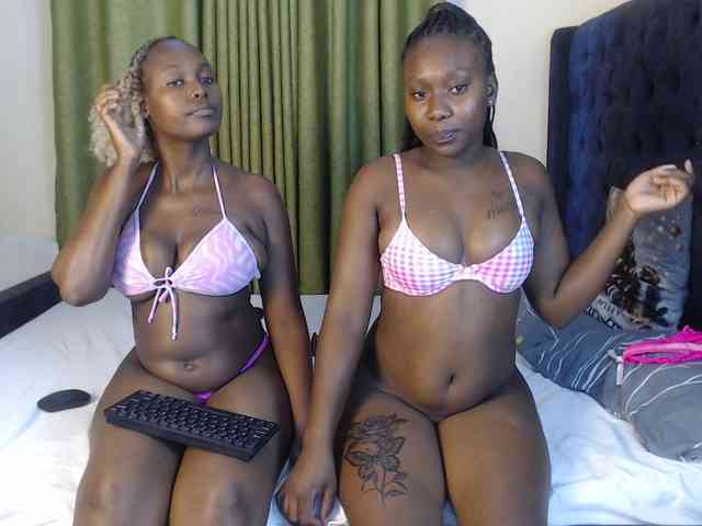 Roxanne- Sex Cam Show