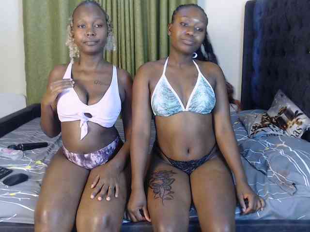 Roxanne- Sex Cam Show