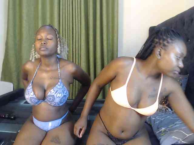 Roxanne- Sex Cam Show