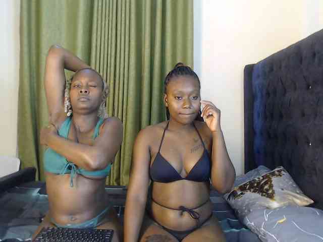 Roxanne- Sex Cam Show