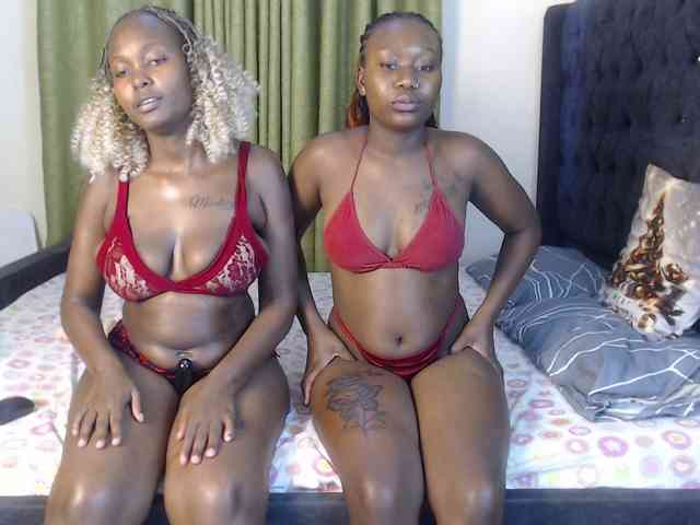 Roxanne-'s cam show statistics and live stream