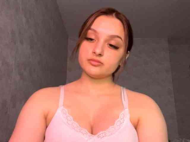WhitneyStuer webcam
