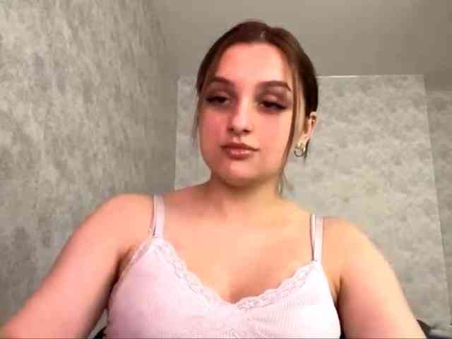 WhitneyStuer webcam