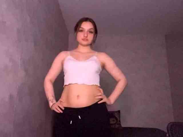 WhitneyStuer webcam