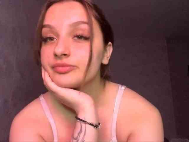 WhitneyStuer webcam