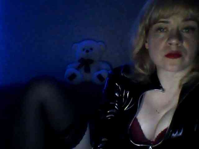 olesyaLAV webcam