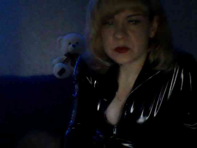 olesyaLAV webcam