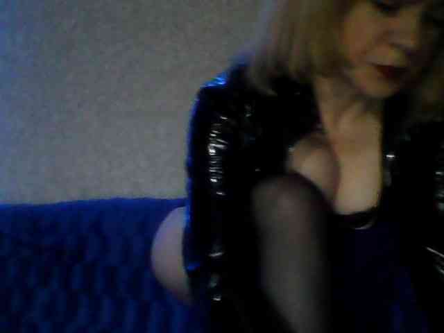 olesyaLAV webcam