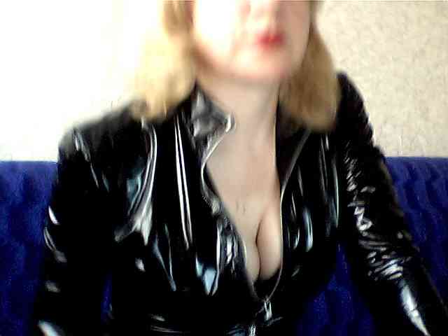 olesyaLAV webcam