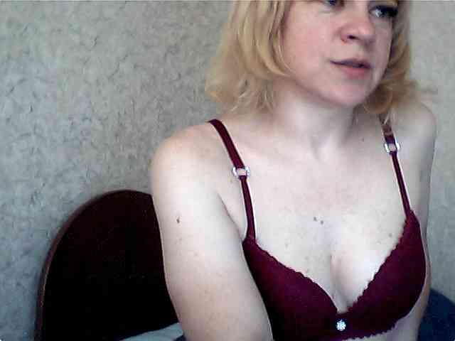 olesyaLAV webcam