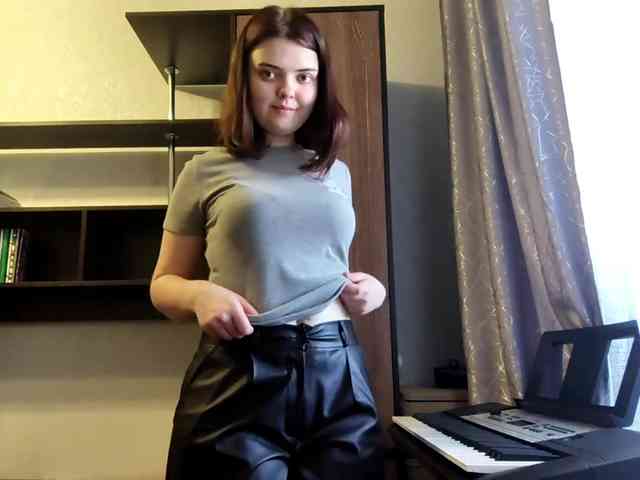 Bu model şu anda canlı. RosalynSturner