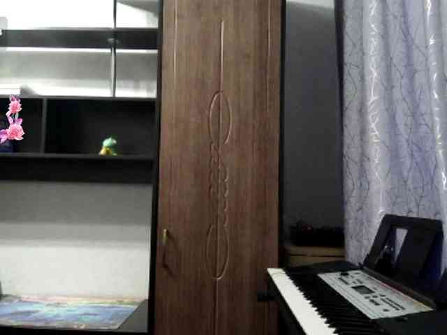 RosalynSturner webcam