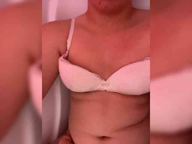 vikiis Live Webcam on BongaCams