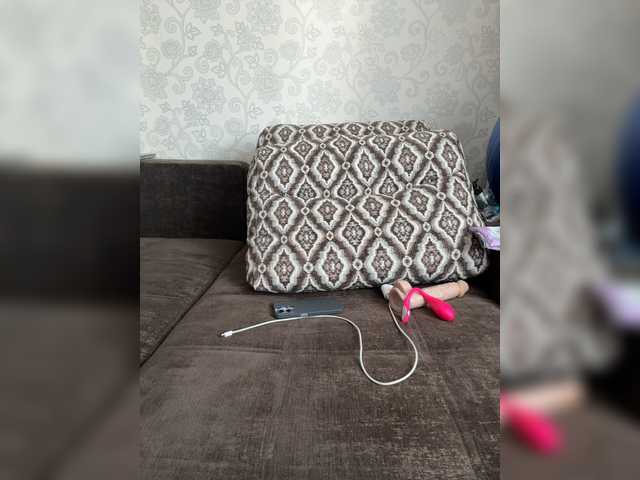 Lunelly live cam on BongaCams