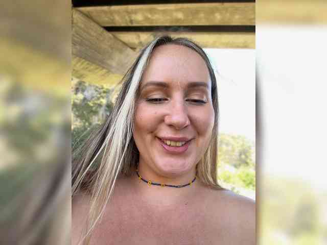 Este modelo está ao vivo agora. MonaPlus