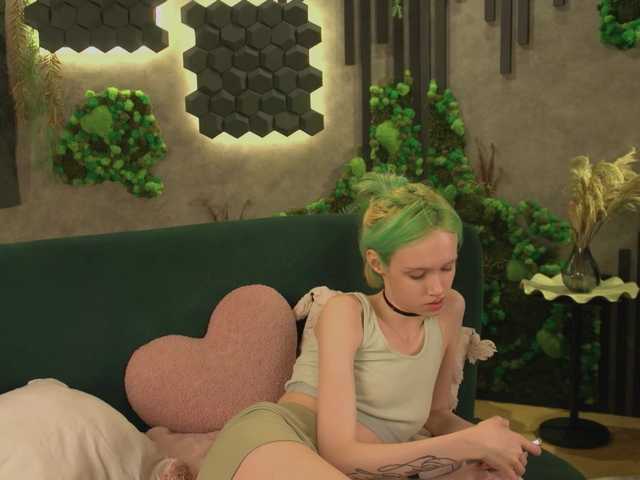 shishka-angel live cam on BongaCams