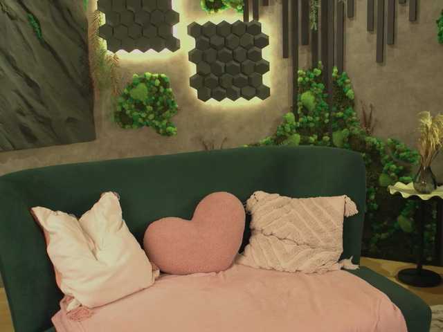shishka-angel live cam on BongaCams