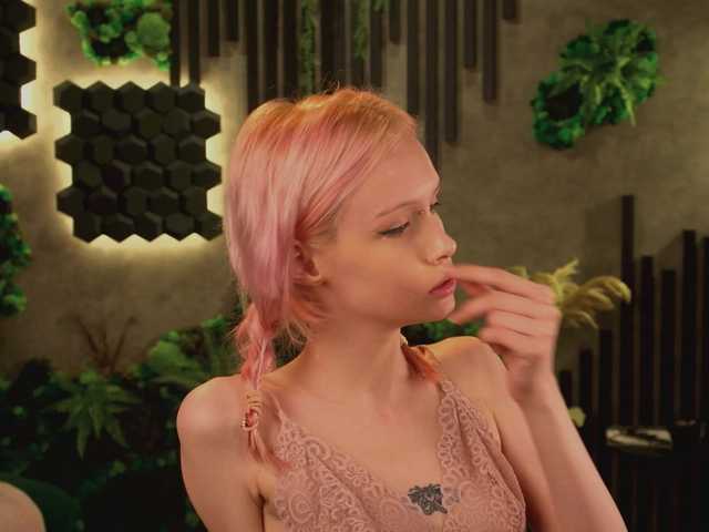 shishka-angel live cam on BongaCams