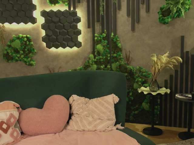 shishka-angel live cam on BongaCams