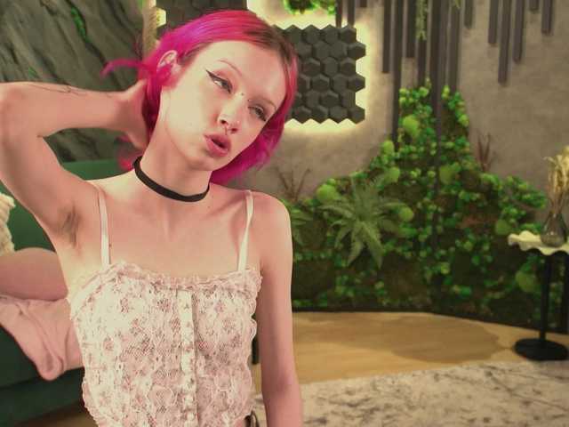 shishka-angel live cam on BongaCams