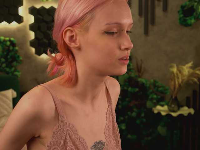 shishka-angel live cam on BongaCams