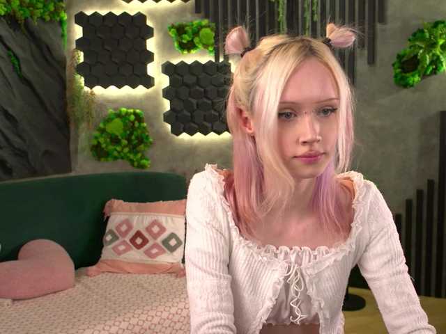  shishka-angel chat room