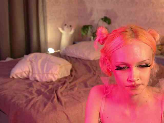 Shishka-angel's cam show statistics and live stream
