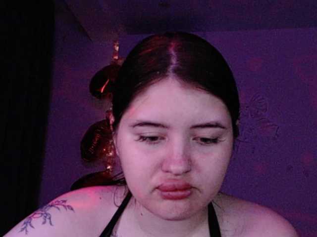le modèle Bluerose est en webcam porno dans un show sur le site bongacams, il possède les tags suivants: White/Caucasian,Brunette,Trimmed