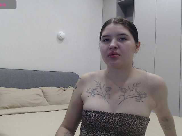 Bluerose live cam on BongaCams