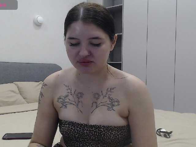 Bluerose live cam on BongaCams
