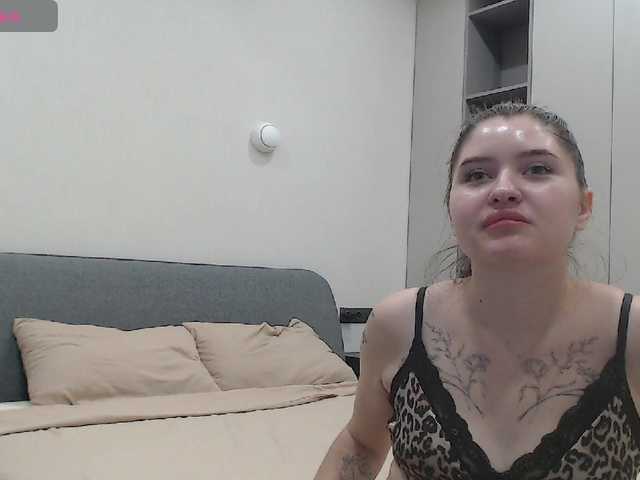 Bluerose live cam on BongaCams
