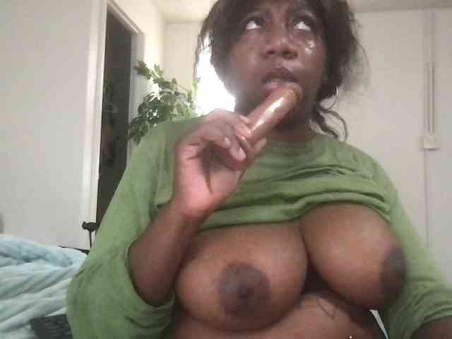 nudebigboobsfriendlyfun webcam