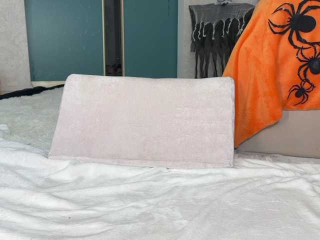 Lana_Leee