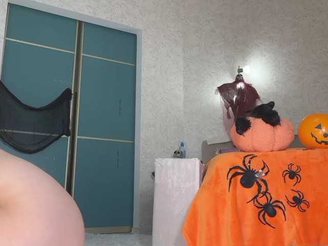 Lana_Leee