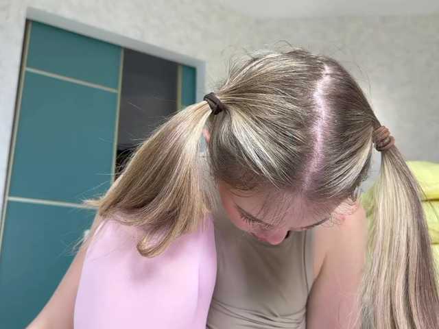 Lana_Leee