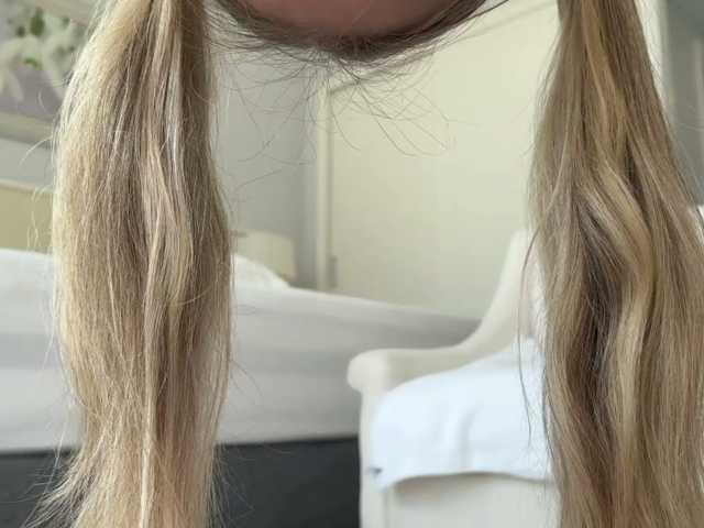 Lana_Leee