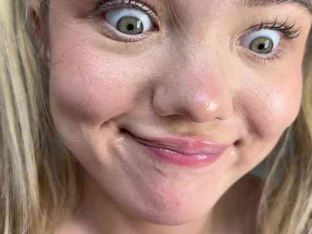 Lana_Leee