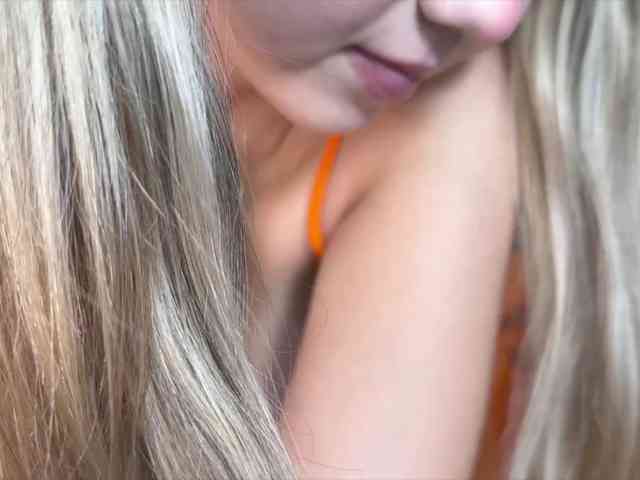 Lana_Leee