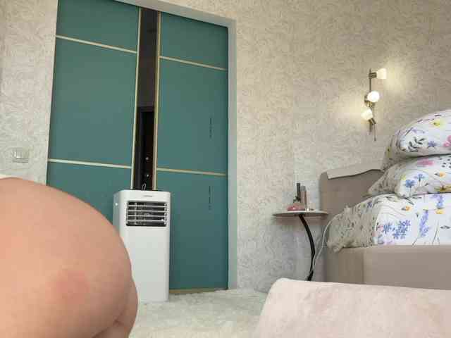Lana_Leee