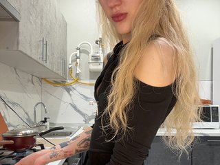 AlinnaAnnila Porn Show
