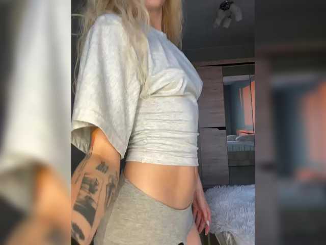 Looonacom live cam on BongaCams