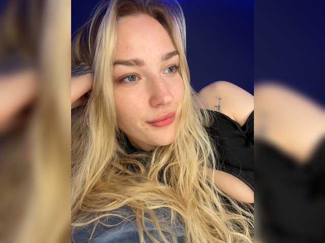 Looonacom live cam on BongaCams